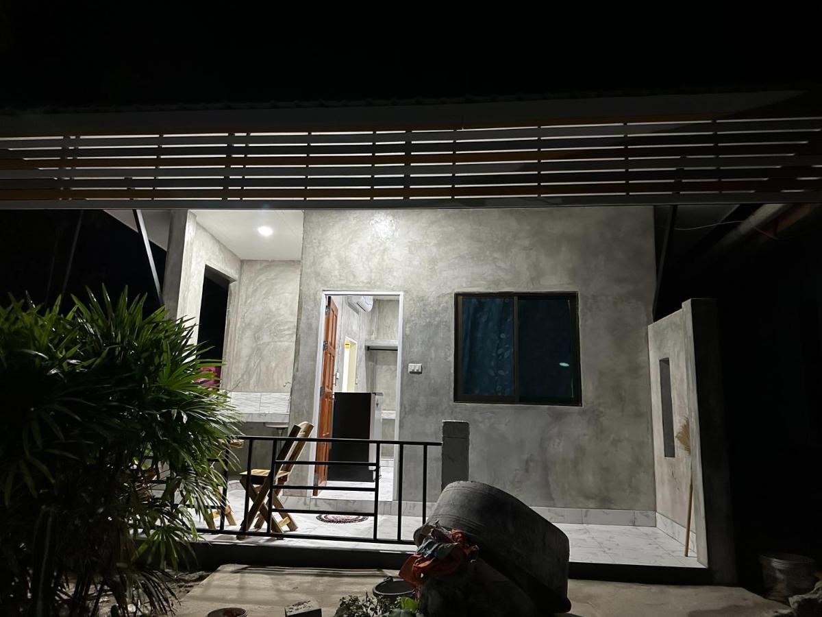 P'Un House Hotel Ko Tao Bagian luar foto