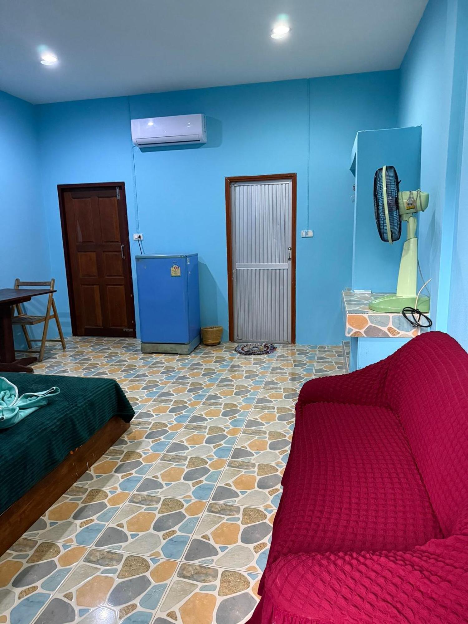 P'Un House Hotel Ko Tao Bagian luar foto
