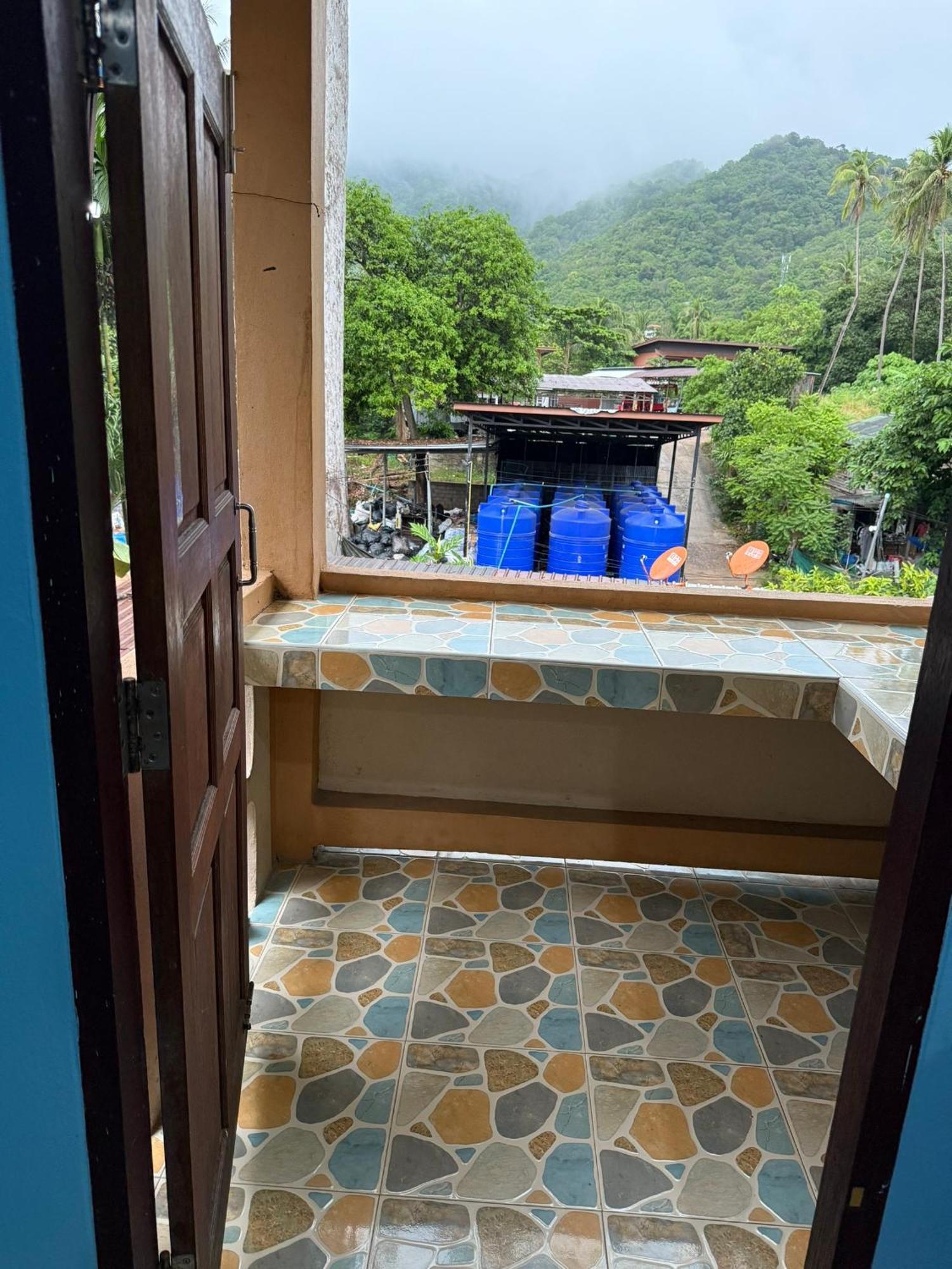 P'Un House Hotel Ko Tao Bagian luar foto